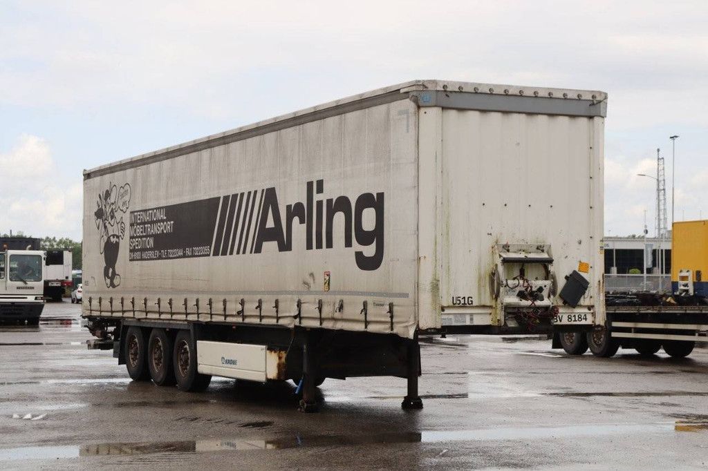 Krone SD sliding tarpaulin trailer