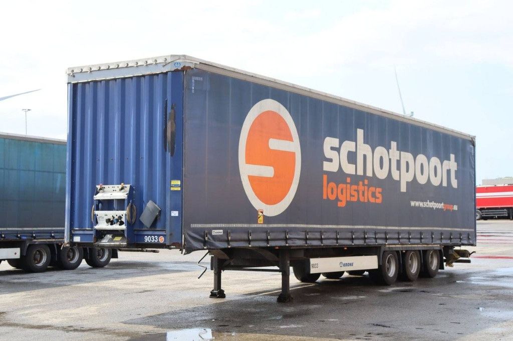 Krone SD 2015 sliding tarpaulin trailer