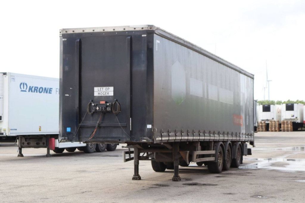 Curtainsideranhänger Pacton B3-001