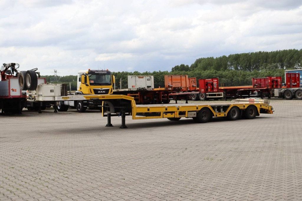 Broshuis E-2190/27 lowloader wheel well 4.1m extendable steering axle