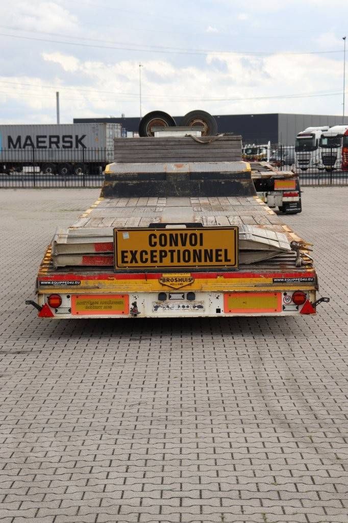 Broshuis E-2190/27 lowloader wheel well 4.1m extendable steering axle
