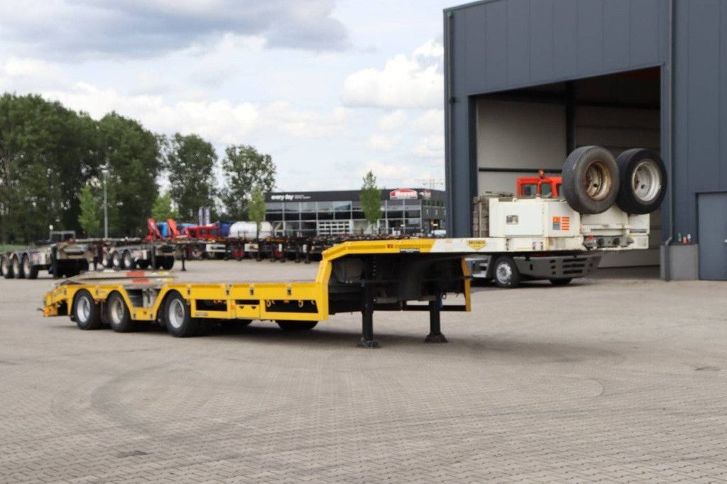 Broshuis E-2190/27 lowloader wheel well 4.1m extendable steering axle