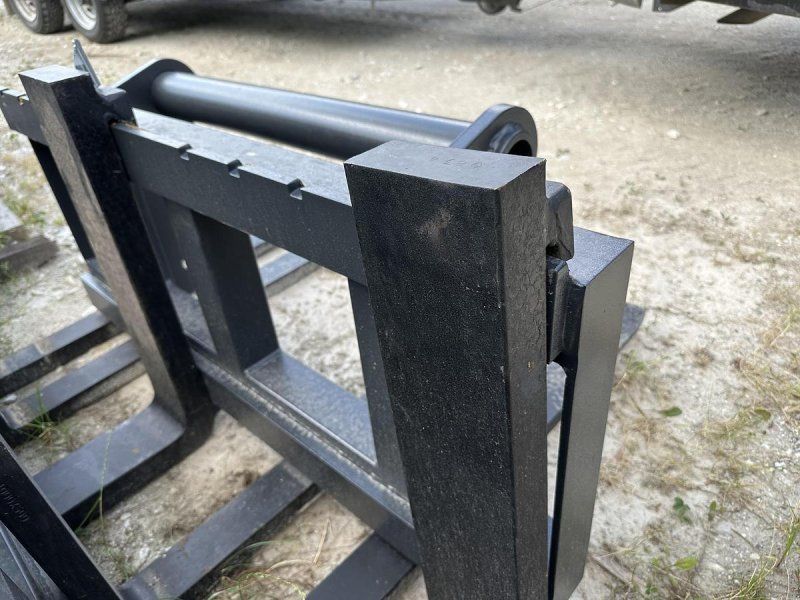 Big Dutchman Palettengabel 120cm mit Manitou 3,5 Tonnen