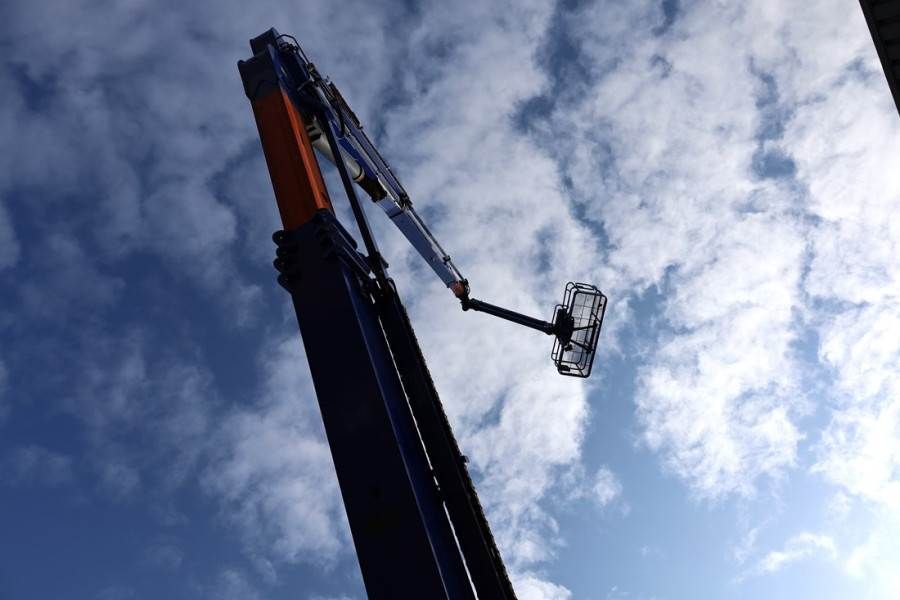 JLG 1250AJP Diesel, 4x4x4 Drive, 40.1m Working Height,