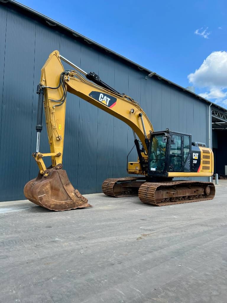 CAT 323F L