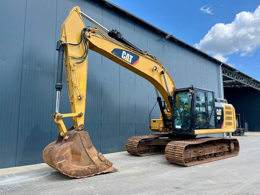 CAT 323F L
