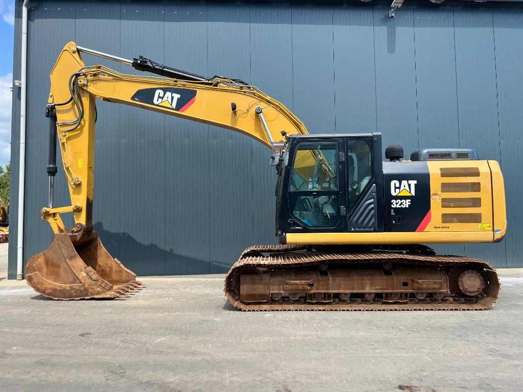 CAT 323F L