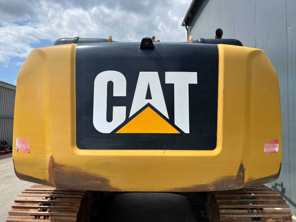CAT 323F L
