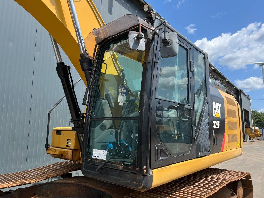 CAT 323F L