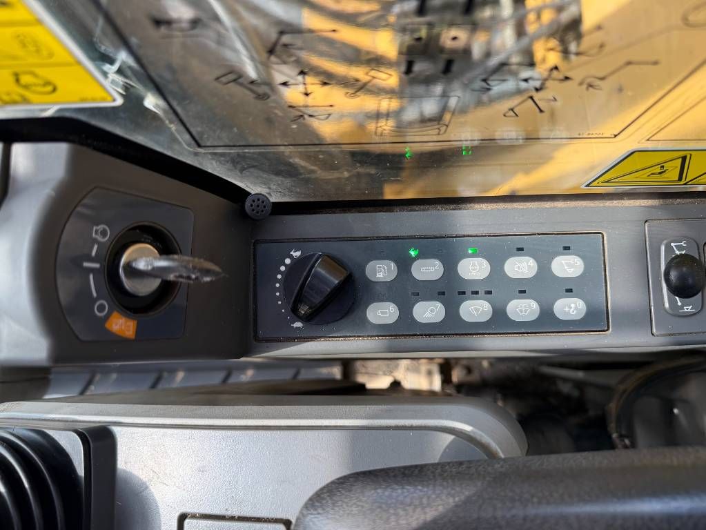 CAT 335 F L CR