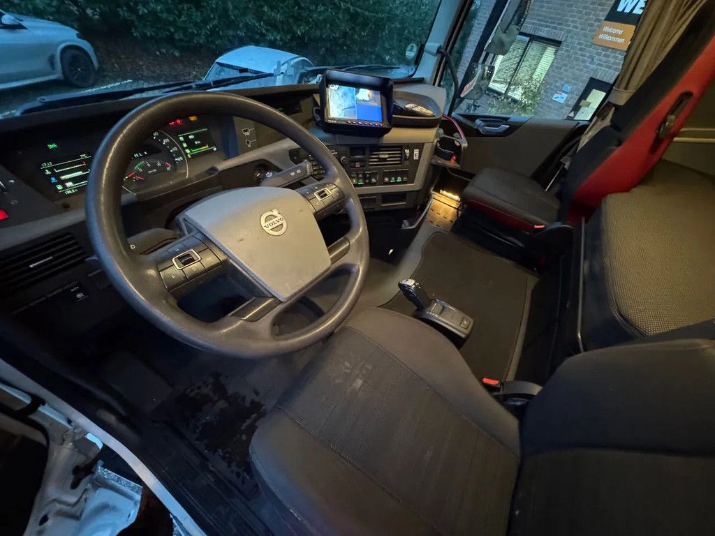 Volvo FH 6X2 VDL 25T Haakarm Standairco 9T Vooras Stuuras NL Truck