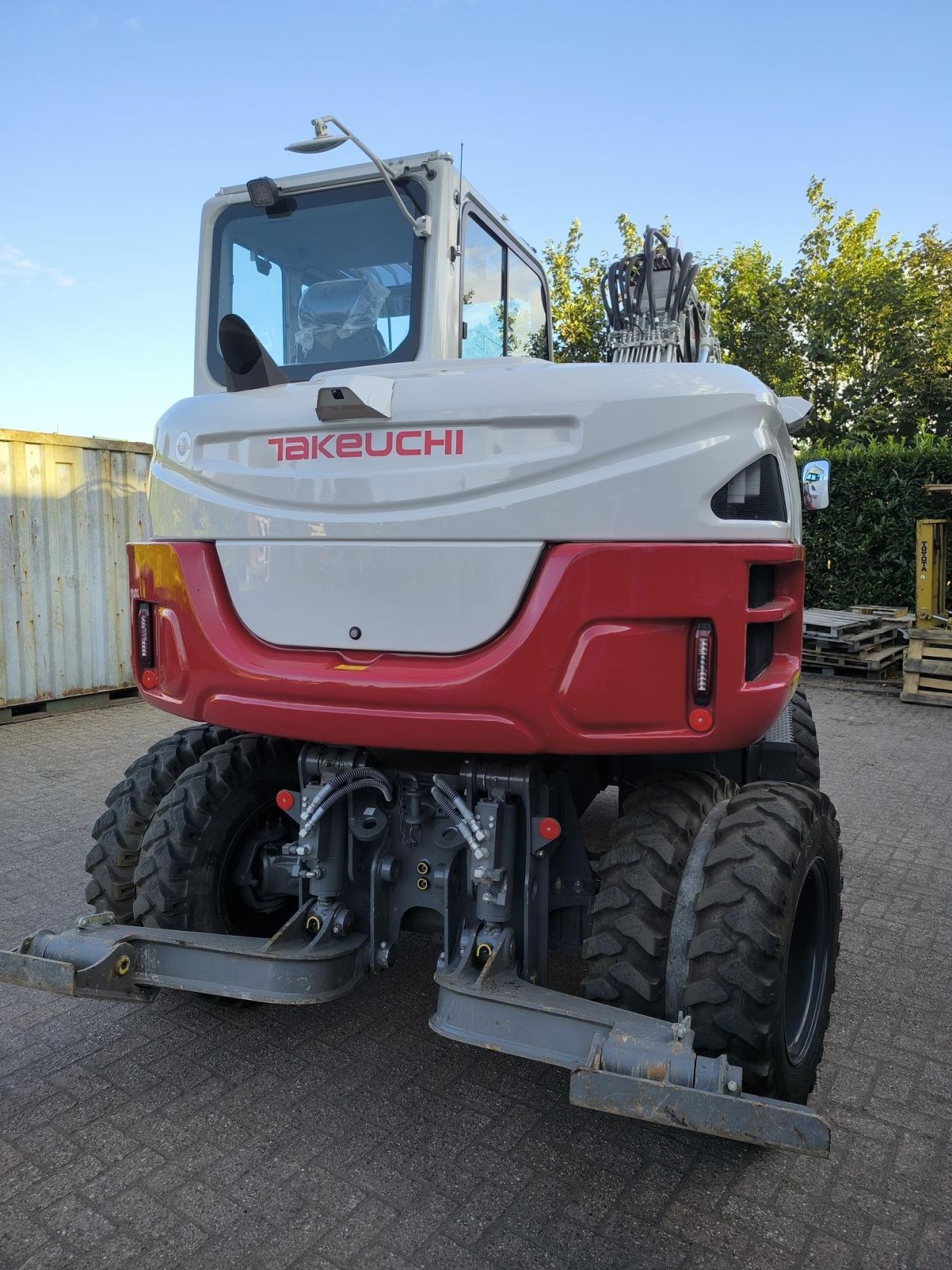 TAKEUCHI TB395W