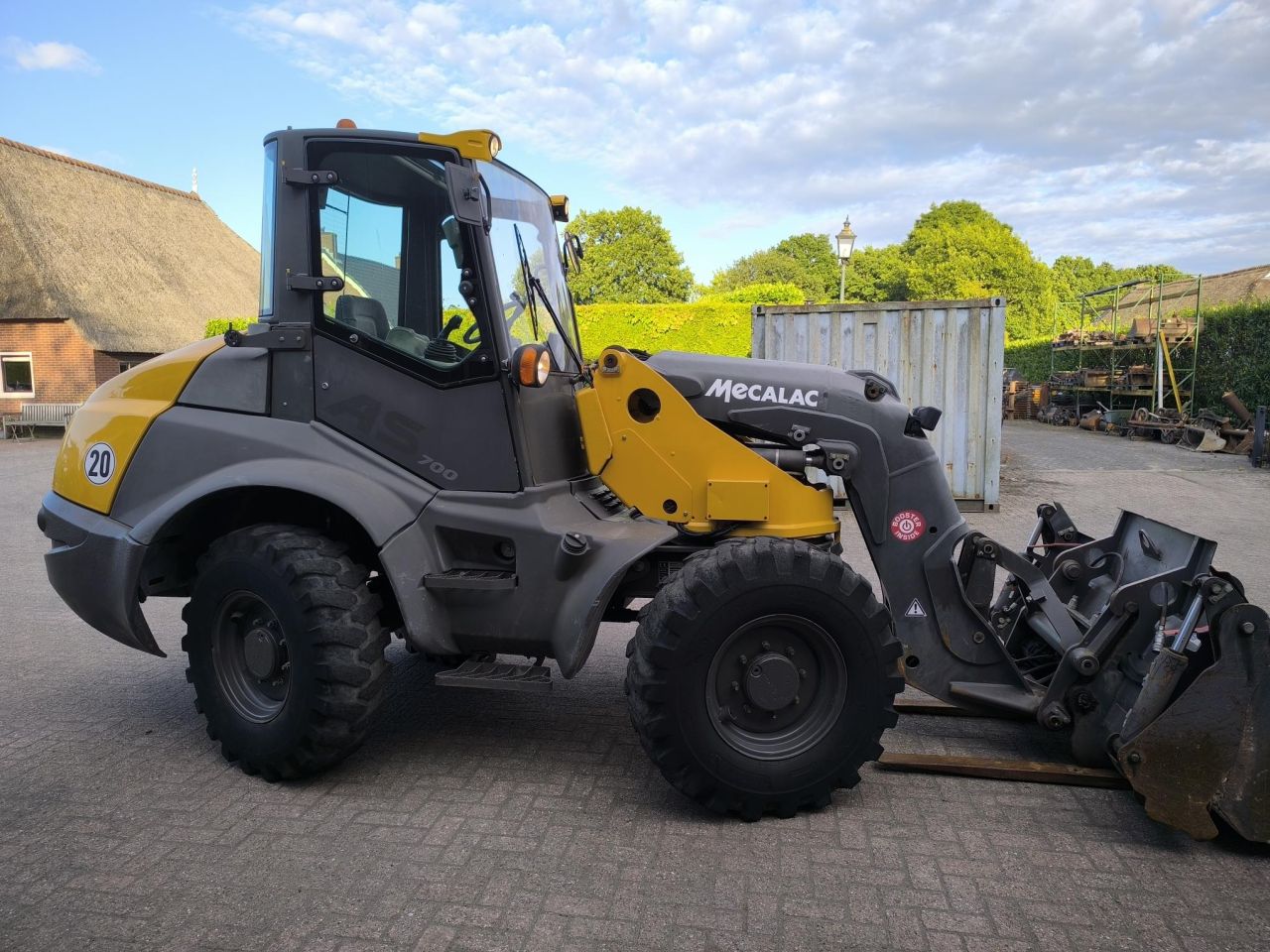 MECALAC AS700