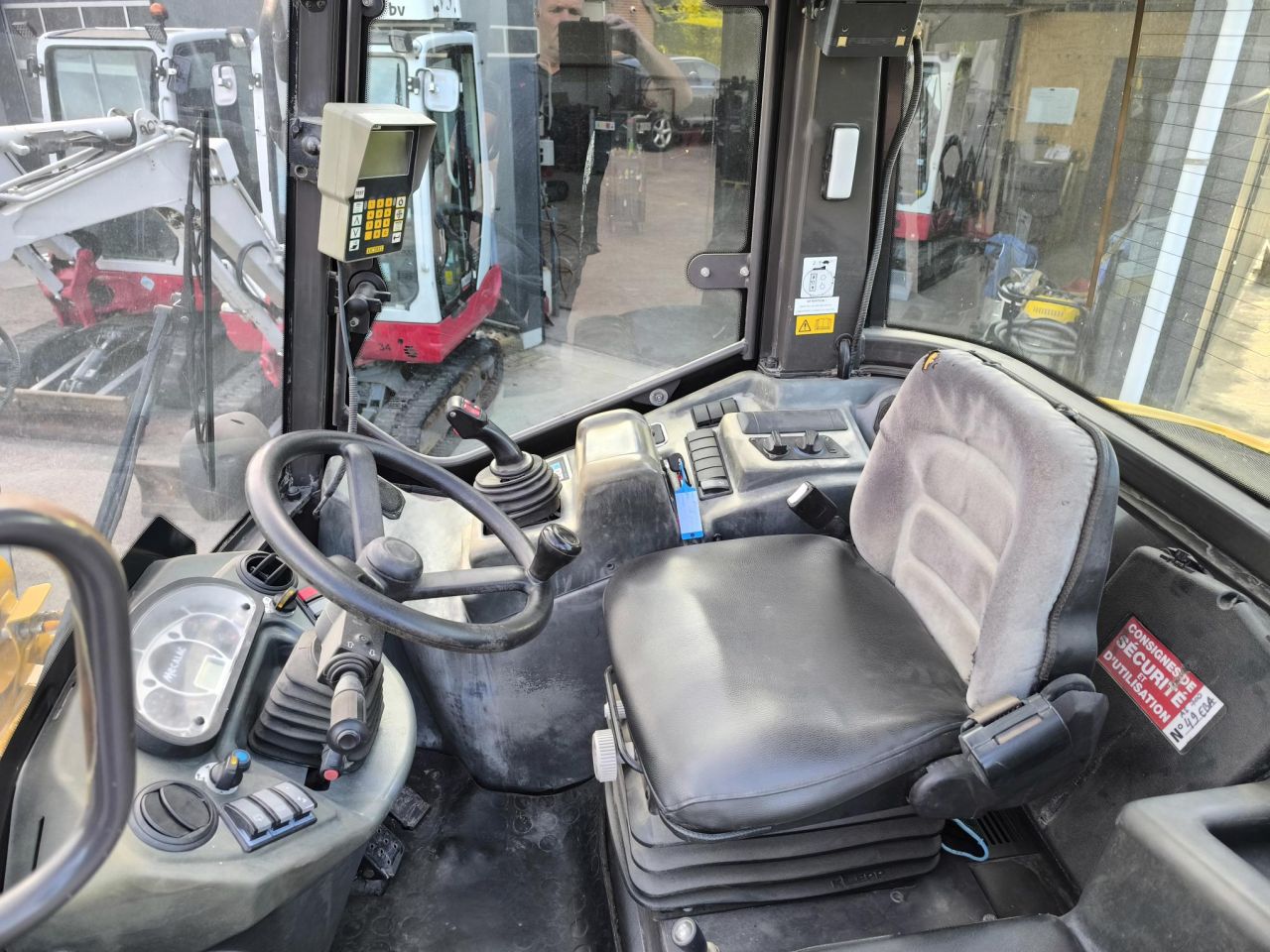 MECALAC AS700