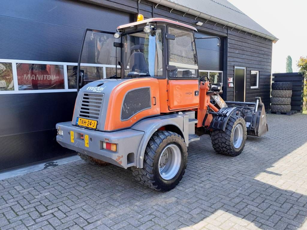 Everun ER 16 Shovel - Loader met pelikaanbak