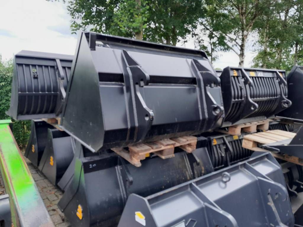 Schäffer overjarige puinbak volumebak grondbak minishovel