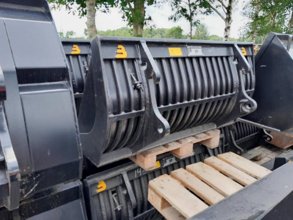 Schäffer overjarige puinbak volumebak grondbak minishovel