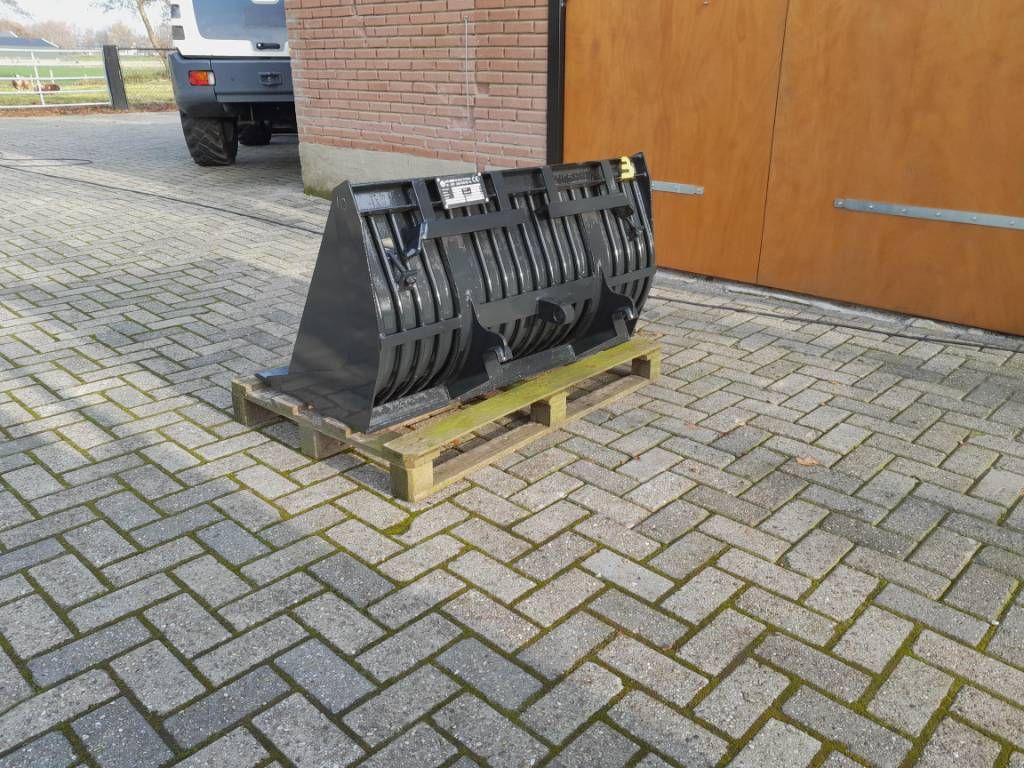 Schäffer overjarige puinbak volumebak grondbak minishovel