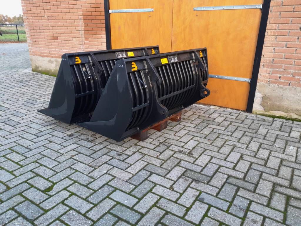 Schäffer overjarige puinbak volumebak grondbak minishovel