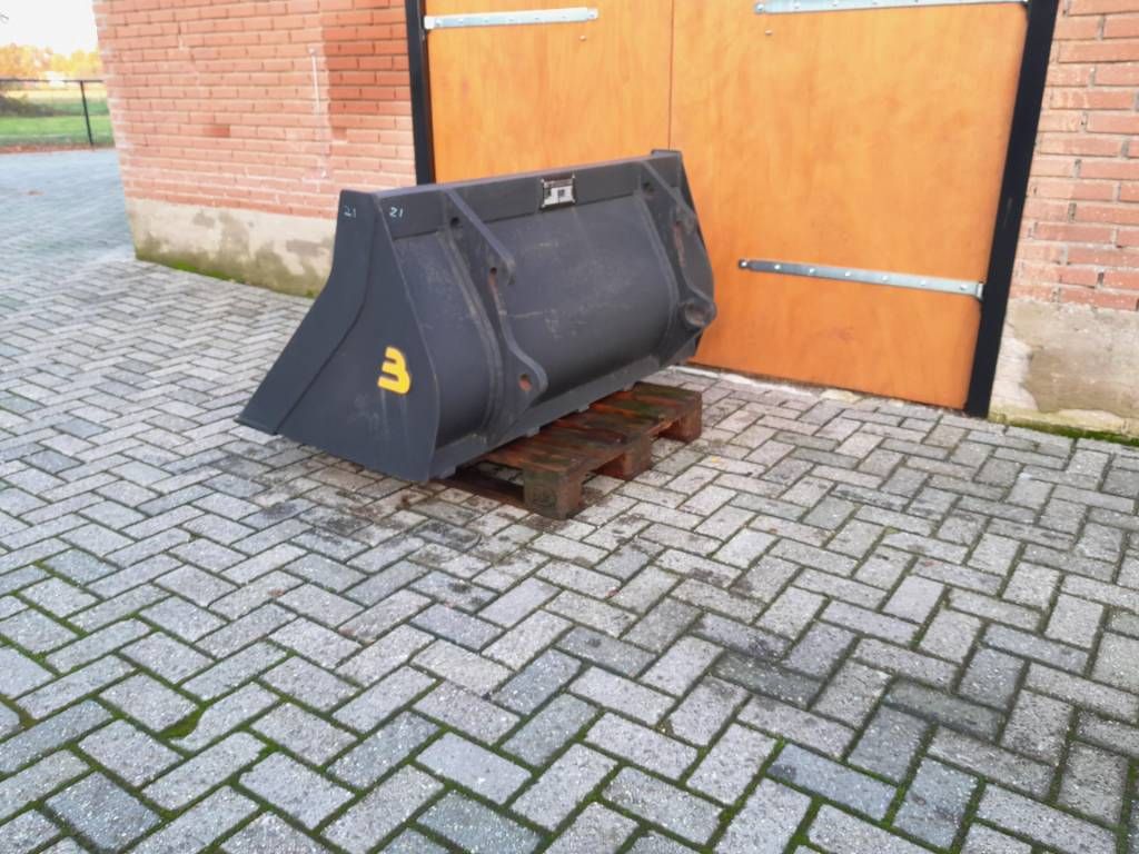 Schäffer overjarige puinbak volumebak grondbak minishovel