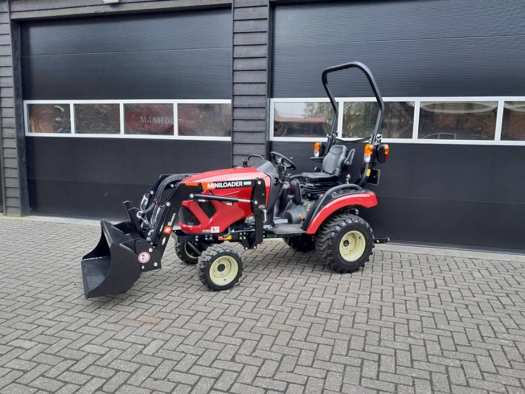 Yanmar SA 221 EENMALIGE actie met voorlader afneembaar