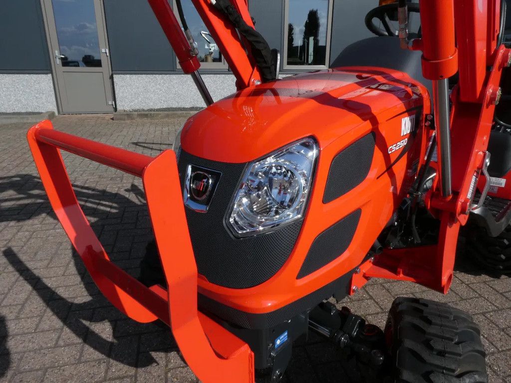 Kioti CS2510 4wd HST / 0001 Draaiuren / Voorlader