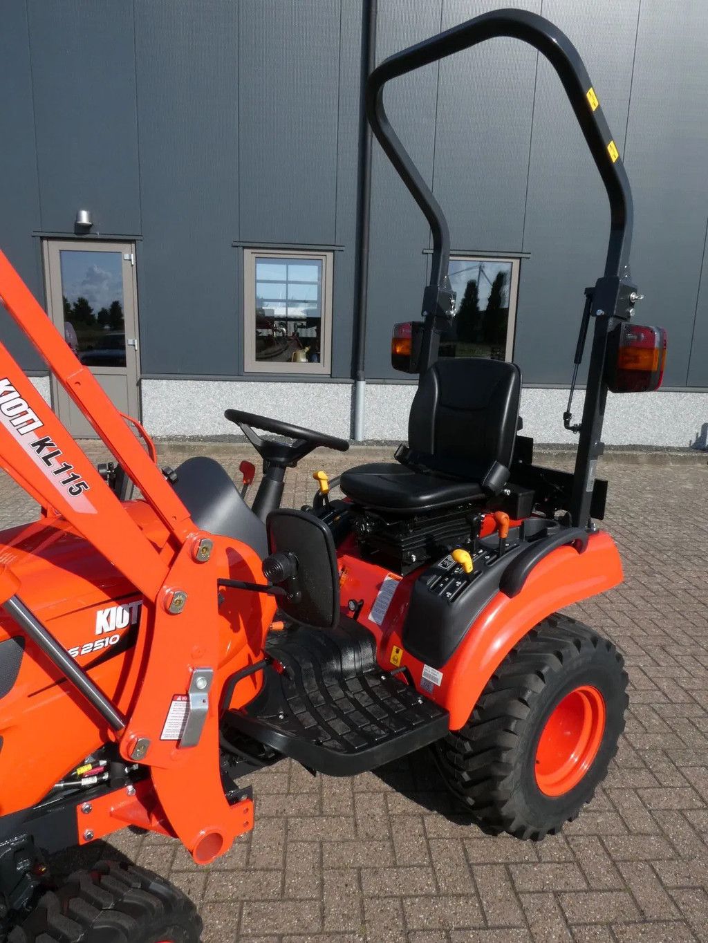 Kioti CS2510 4wd HST / 0001 Draaiuren / Voorlader