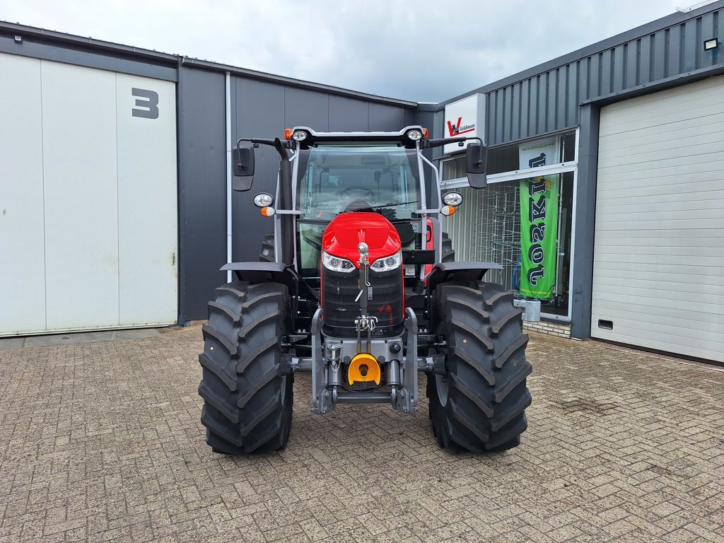 Massey Ferguson 5M.145 DYNA-4 ESSENTIAL