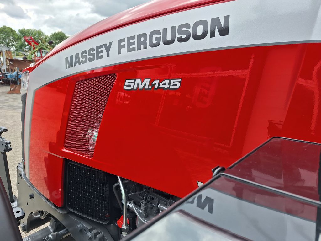 Massey Ferguson 5M.145 DYNA-4 ESSENTIAL
