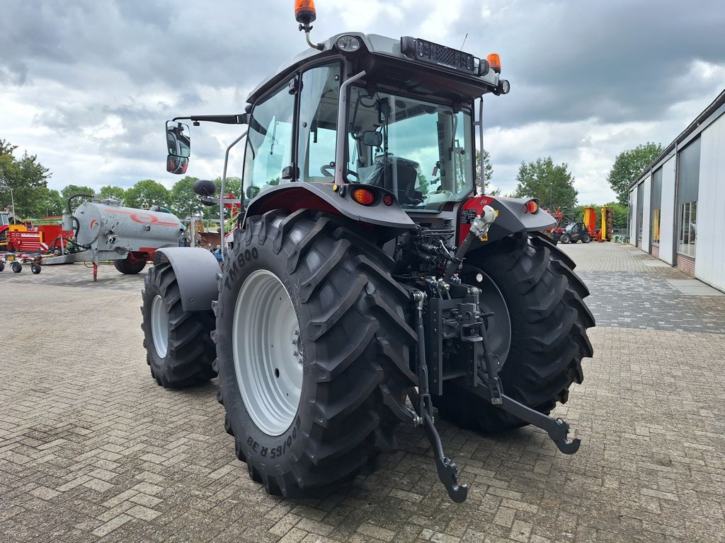 Massey Ferguson 5M.145 DYNA-4 ESSENTIAL