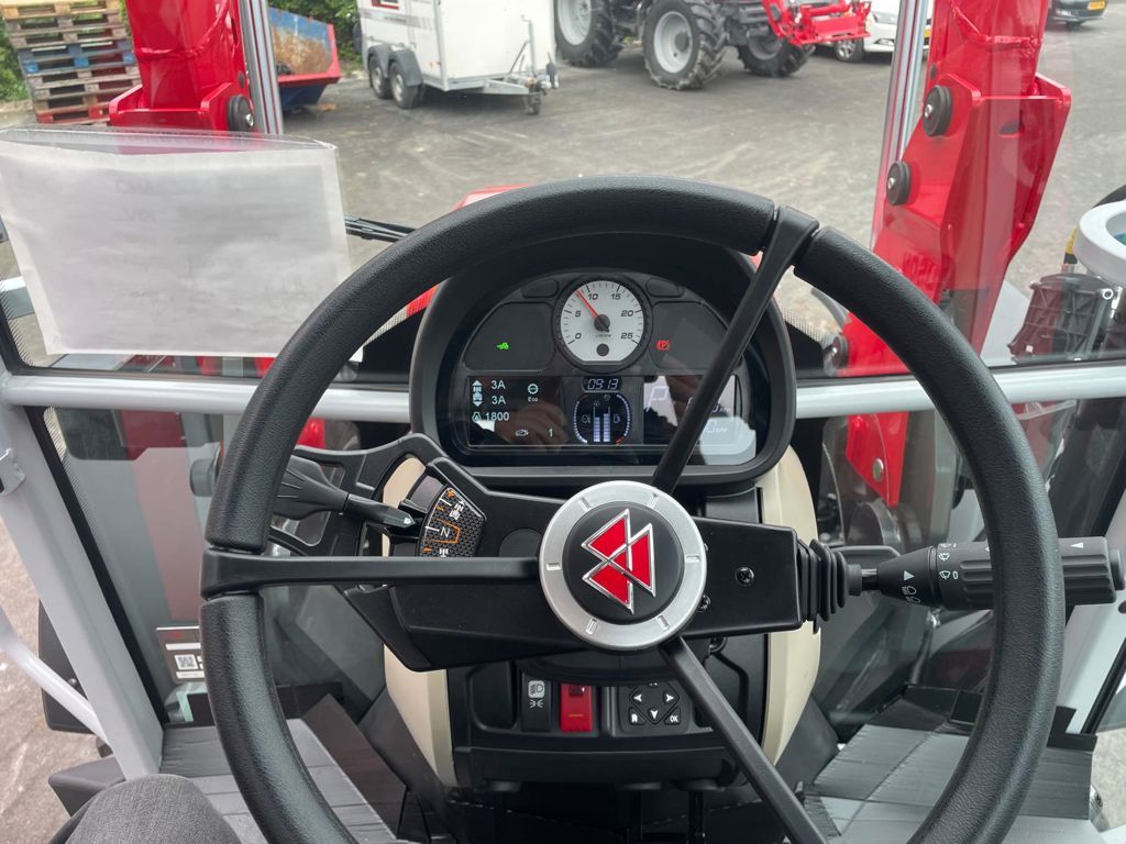 Massey Ferguson 5M.115 DYNA-4 ESSENTIAL