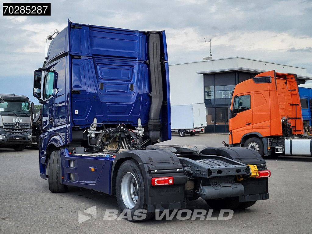 Mercedes Actros 1848 4X2 GigaSpace Full-Air Retarder Leder 2x Tanks Standklima