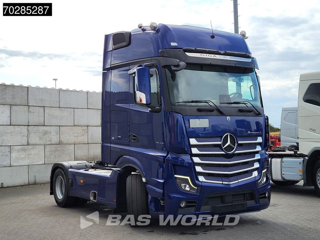 Mercedes Actros 1848 4X2 GigaSpace Full-Air Retarder Leder 2x Tanks Standklima