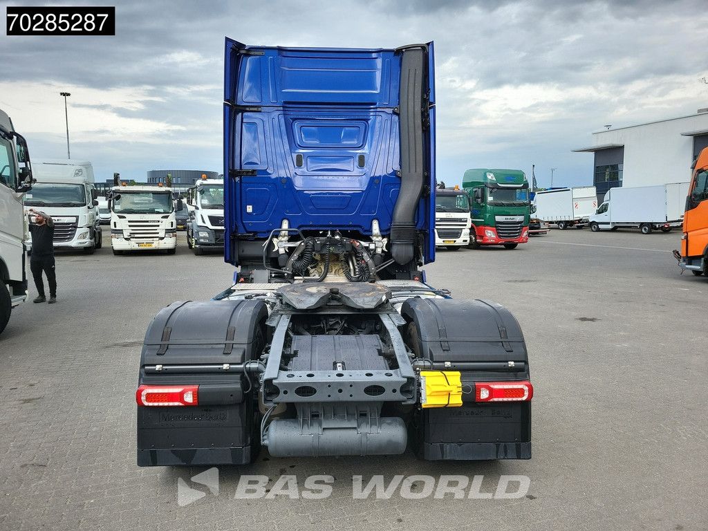 Mercedes Actros 1848 4X2 GigaSpace Full-Air Retarder Leder 2x Tanks Standklima
