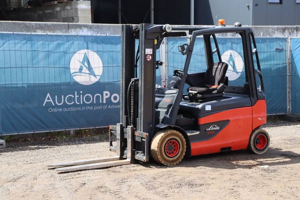 Gabelstapler Linde E25L-01 Elektro 2500kg 5,0m 2015