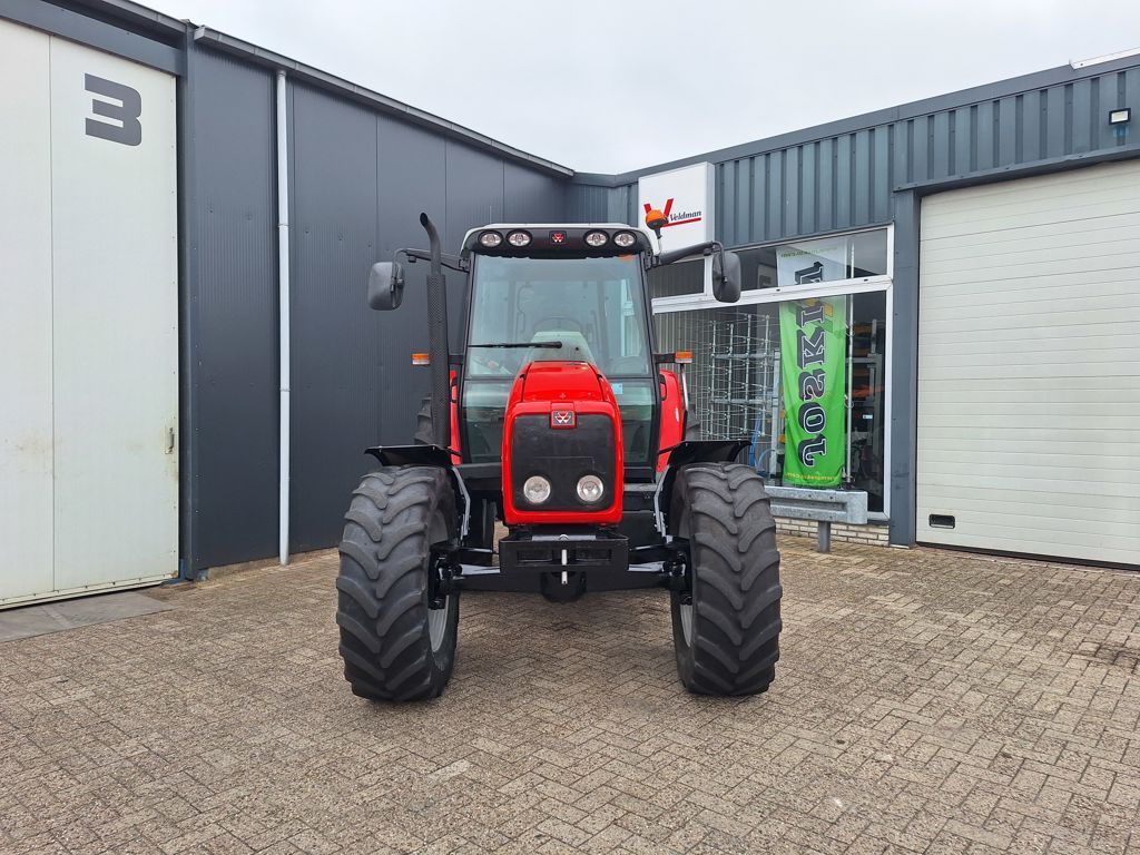 Massey Ferguson 5455 DYNA-4
