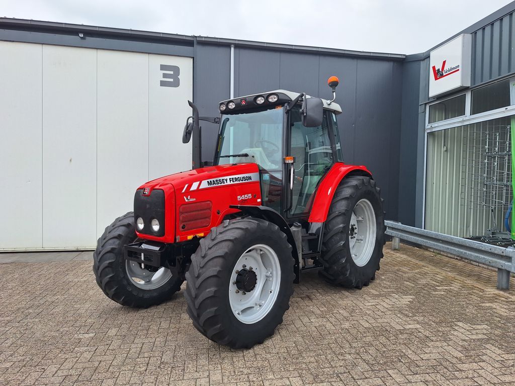 Massey Ferguson 5455 DYNA-4