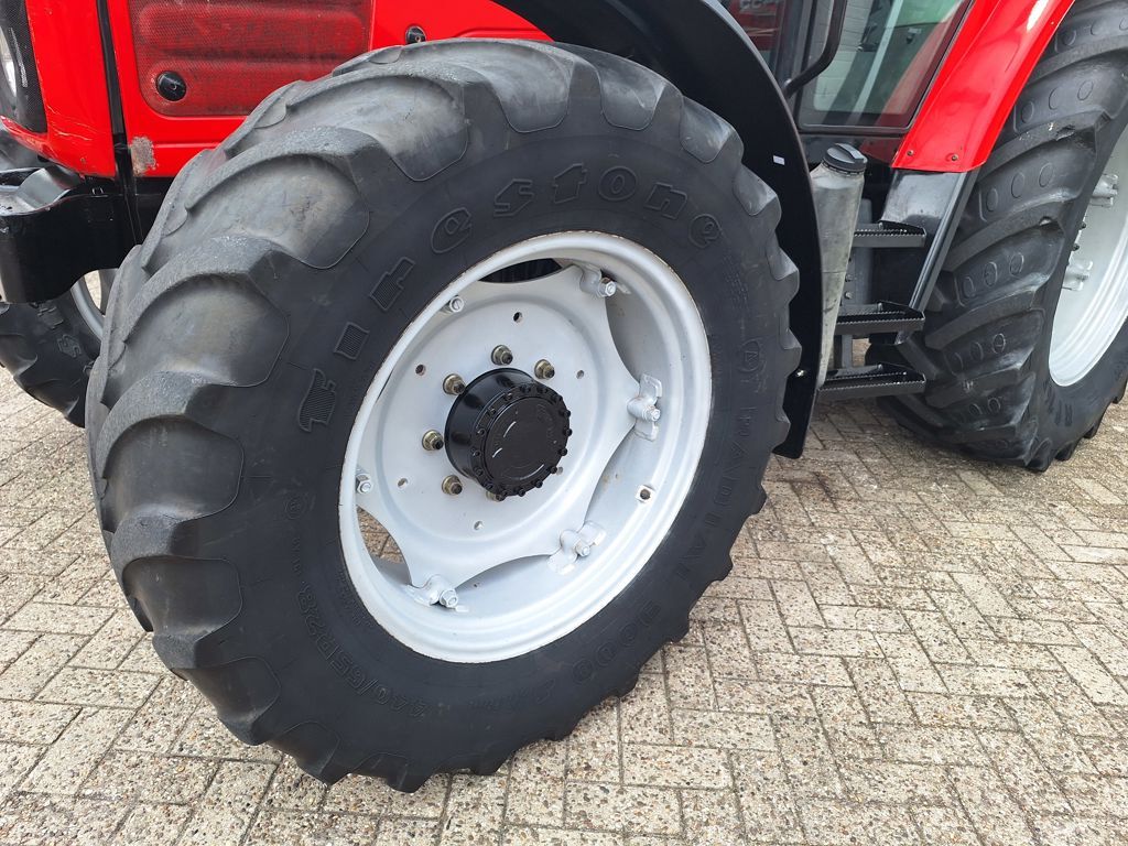 Massey Ferguson 5455 DYNA-4
