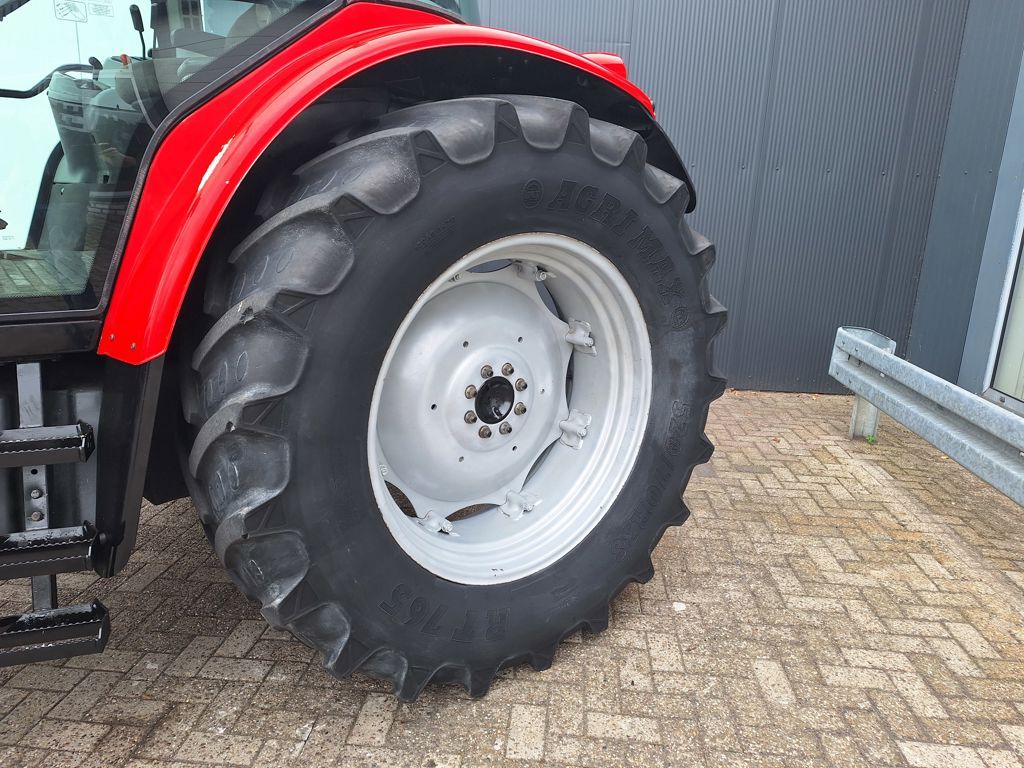 Massey Ferguson 5455 DYNA-4