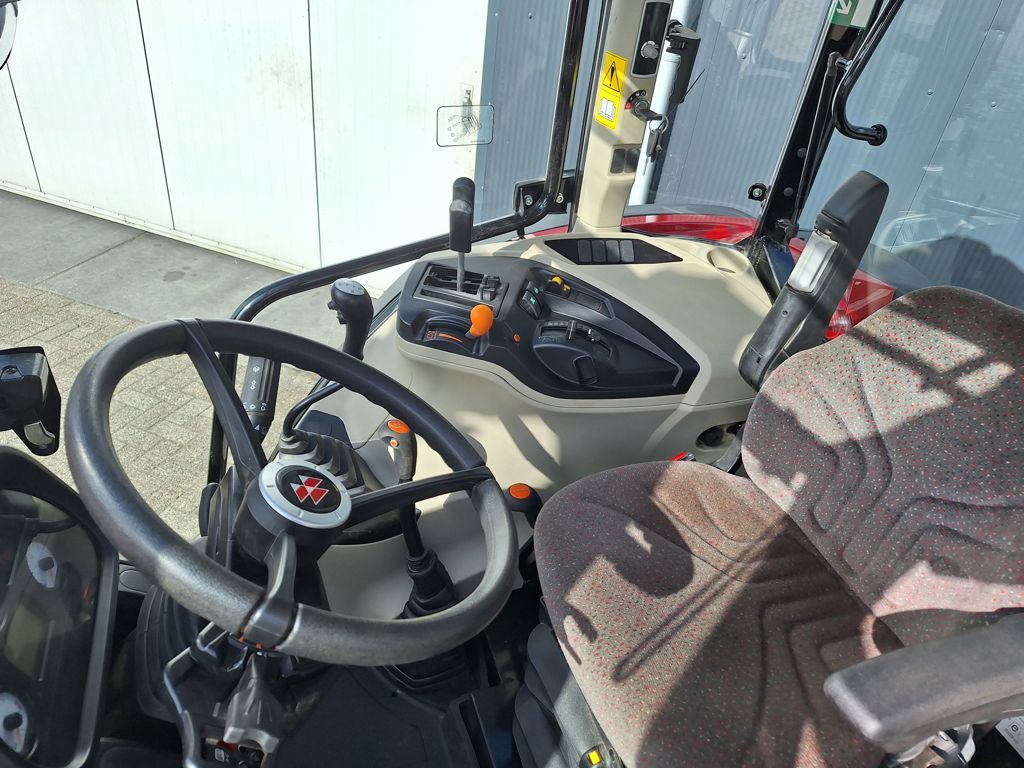 Massey Ferguson 4709 CAB ESSENTIAL