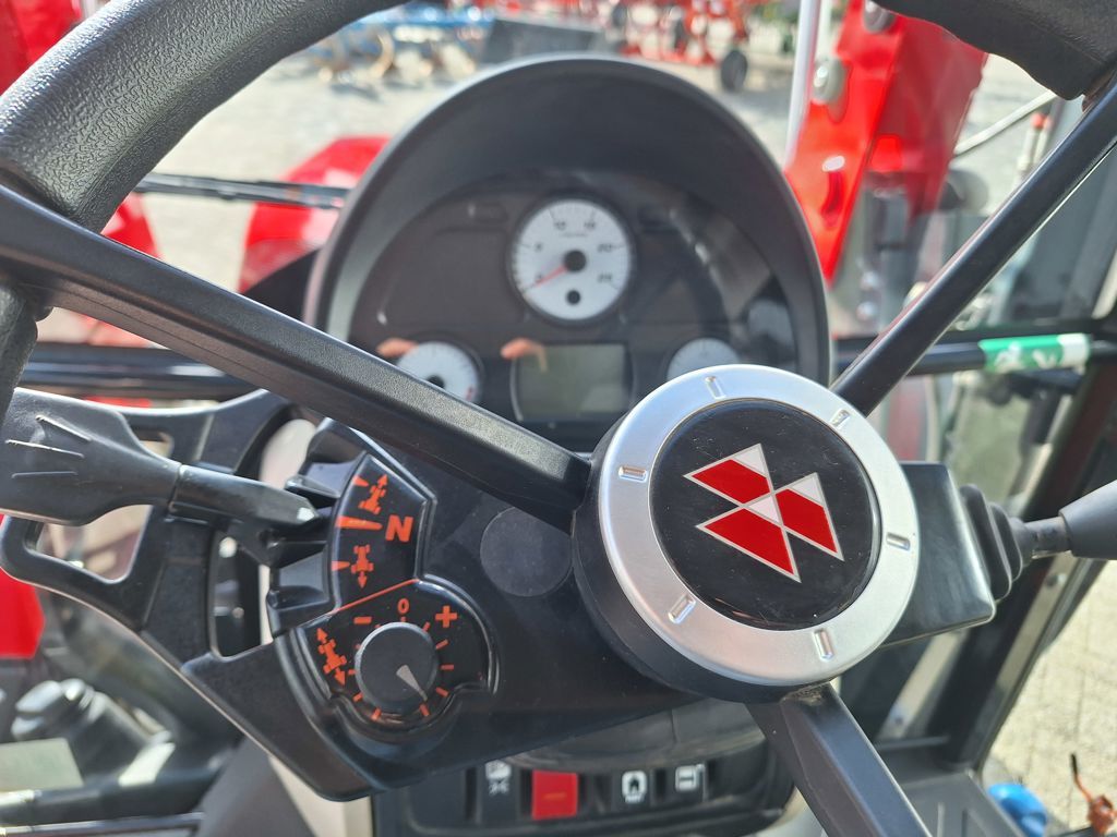 Massey Ferguson 4709 CAB ESSENTIAL