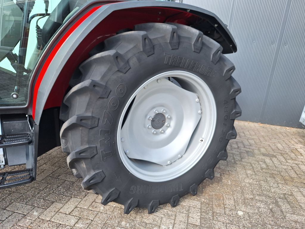 Massey Ferguson 4709 CAB ESSENTIAL