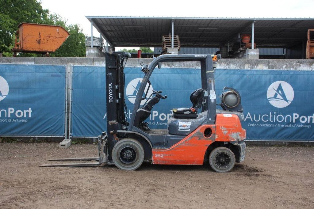 Gabelstapler Toyota 02-8FGF25 Treibgas 2500kg 4,7m 2019