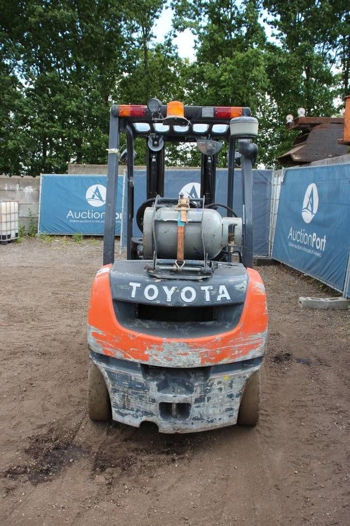 Gabelstapler Toyota 02-8FGF25 Treibgas 2500kg 4,7m 2019