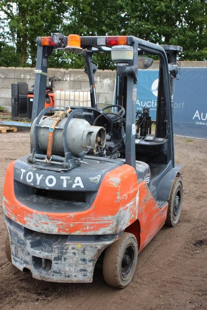 Gabelstapler Toyota 02-8FGF25 Treibgas 2500kg 4,7m 2019