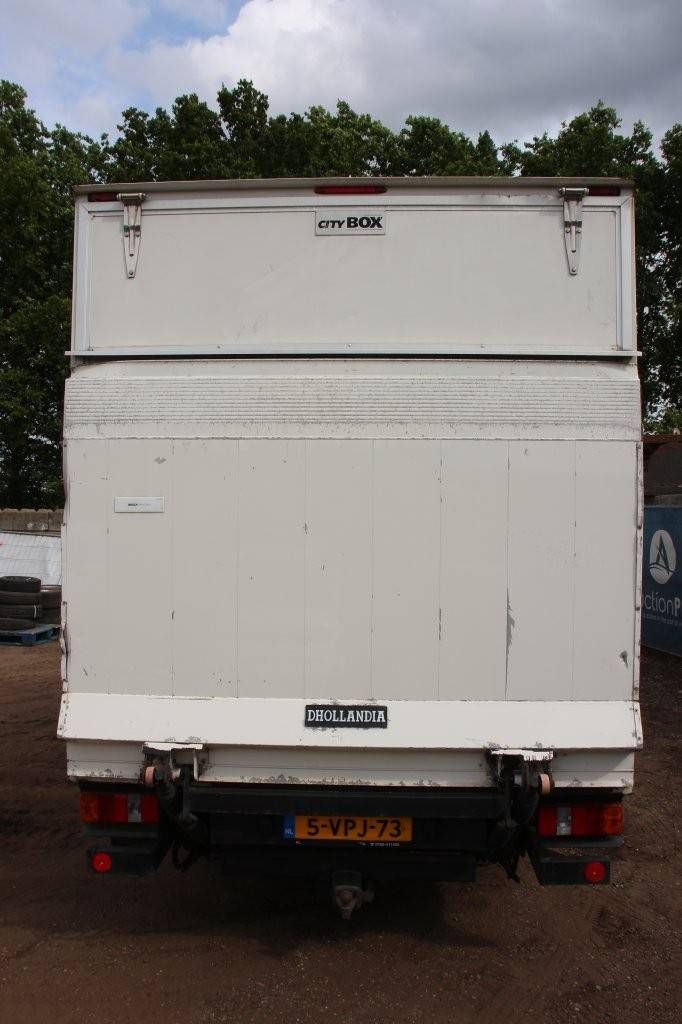 Box truck Volkswagen Crafter Diesel 2011