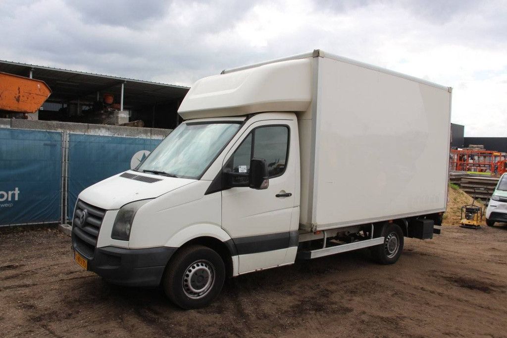 Box truck Volkswagen Crafter Diesel 2011