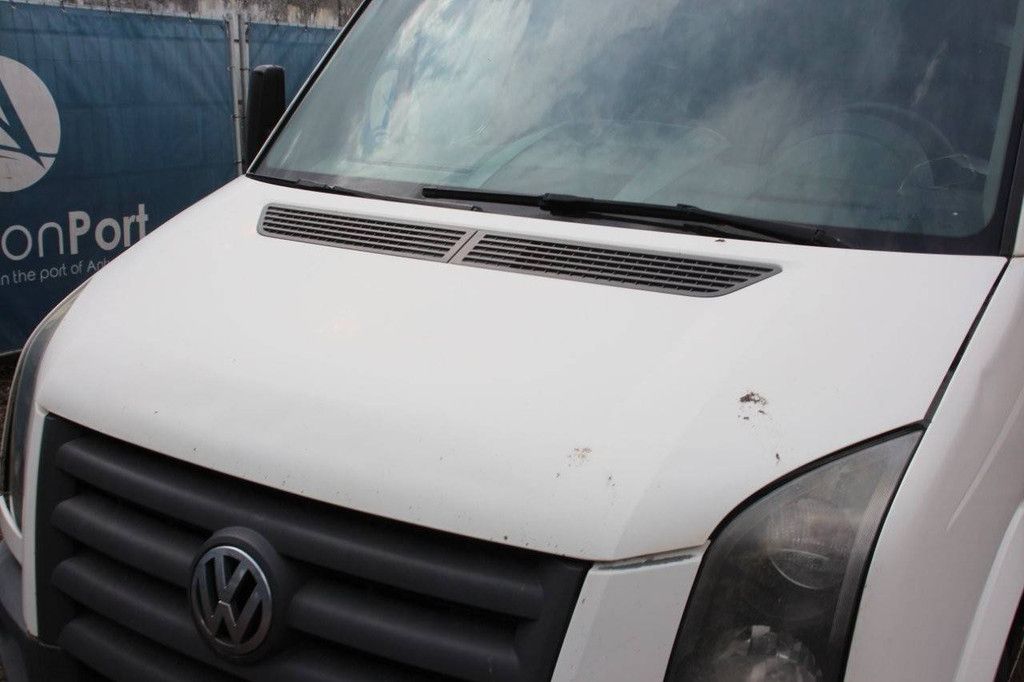 Box truck Volkswagen Crafter Diesel 2011