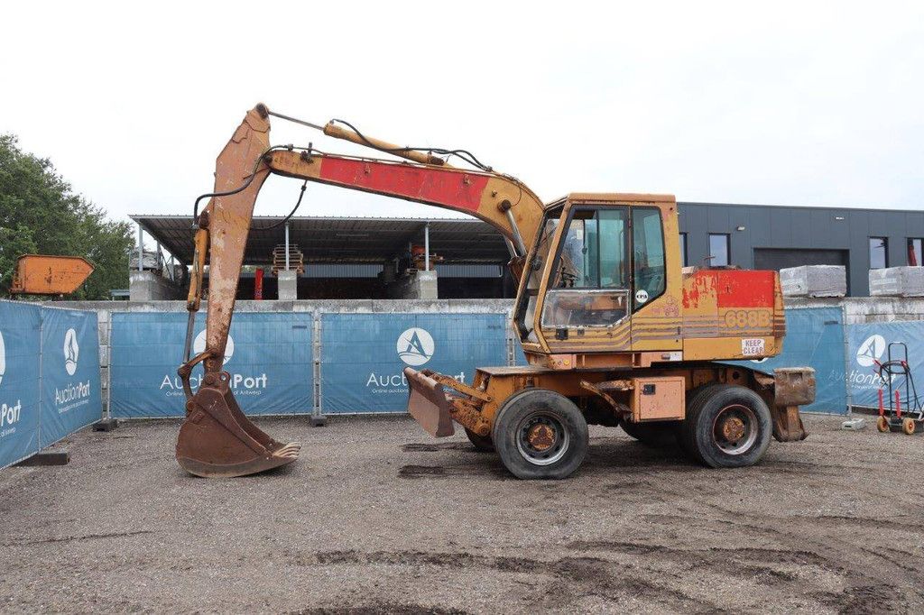 Case 688B-P Dieselbagger mit 88 PS