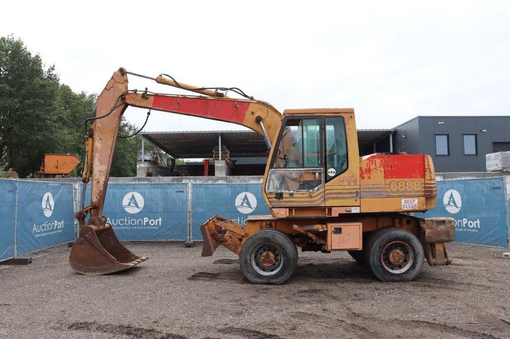 Case 688B-P Dieselbagger mit 88 PS